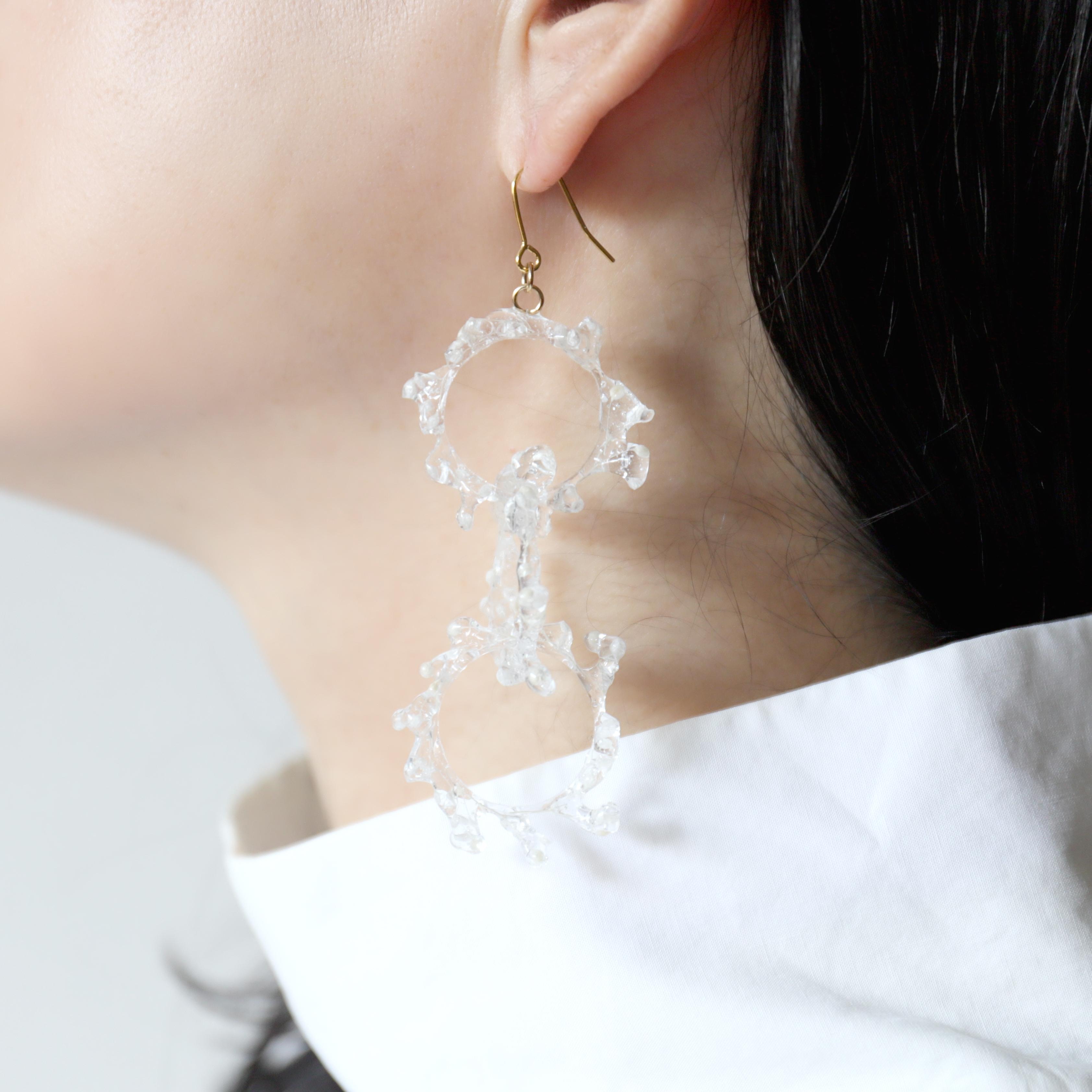 crown of baby's breath -triple- (white/gold)ピアス／イヤリング  #12841枚目の画像